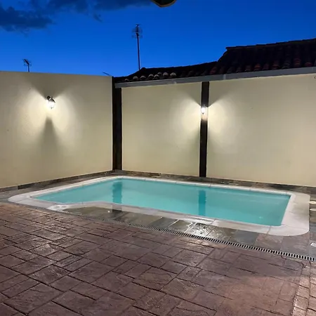 Rural Alecook Apartment